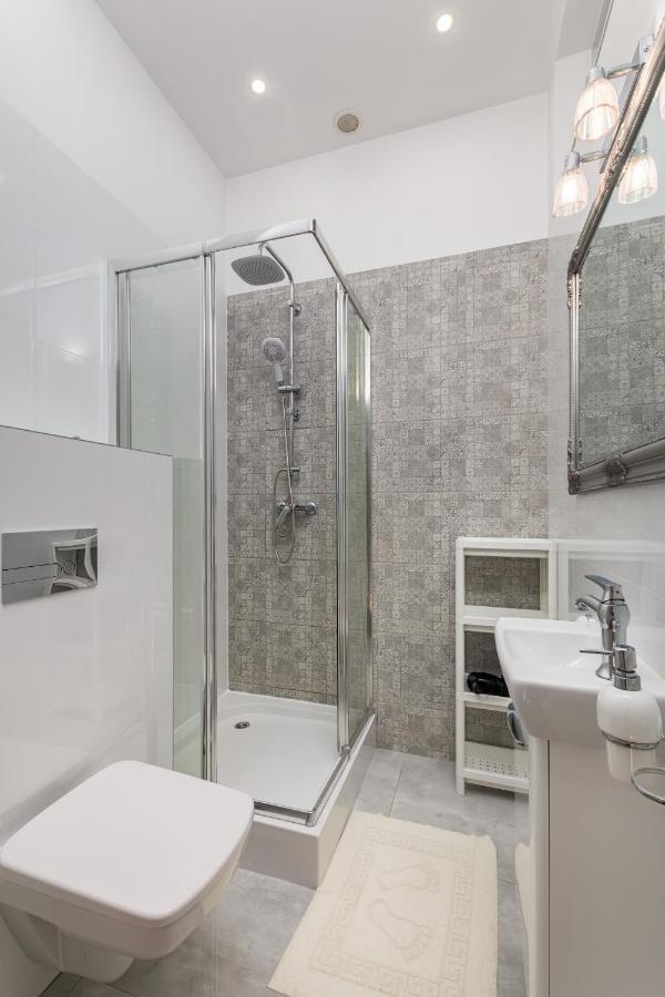 Al. Wyzwolenia 14A By Homeprime Varsovia Exterior foto